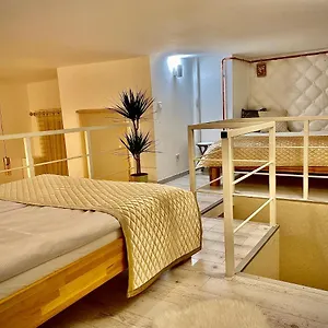 3 Comfortable And Cosy In Heart Of Near Basilica Budapesta